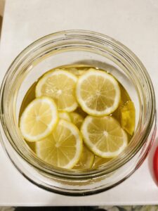 完成したレモン酢の瓶の写真