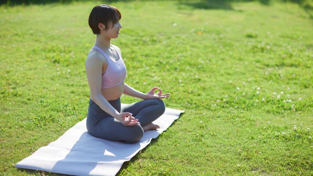 不登校の子供と身体を動かす、ヨガやストレッチの写真