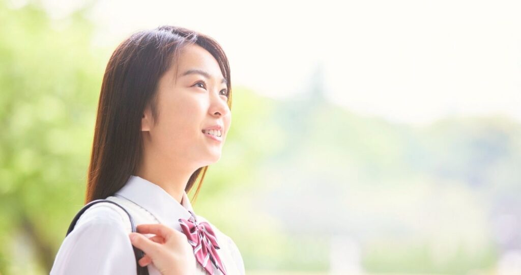 進路を考える中学3年生の写真